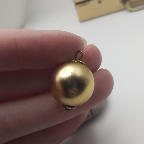 Golden tone orb Edwardian charm bulb - Picture 1 of 2
